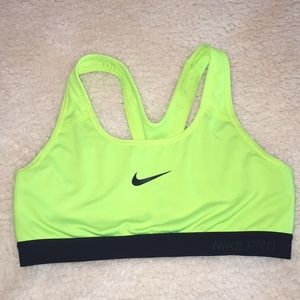 Women’s Nike Pro sport bra